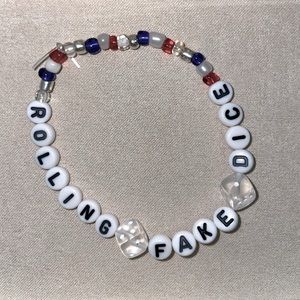 Taylor Swift | Rolling Fake Dice | Homemade Friendship Bracelet